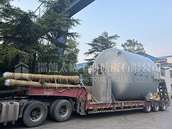 太極搪瓷反應(yīng)釜發(fā)貨現(xiàn)場