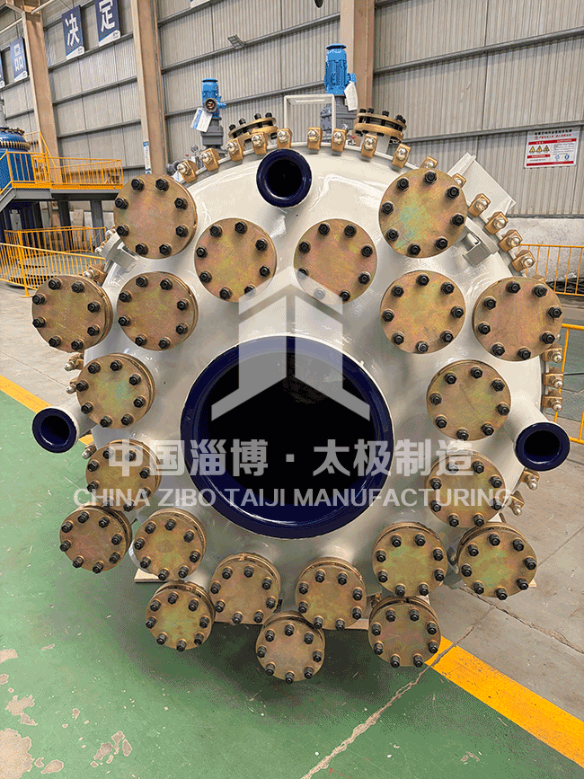 精工破局｜太極搪瓷攻克密集管口工藝 高精度非標搪玻璃反應(yīng)釜問世